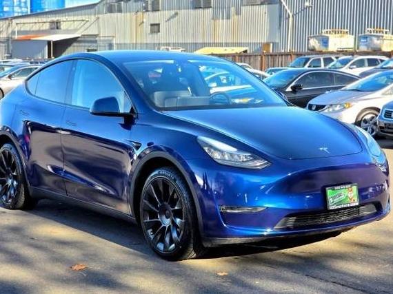 TESLA MODEL Y 2020 5YJYGDEF6LF000478 image
